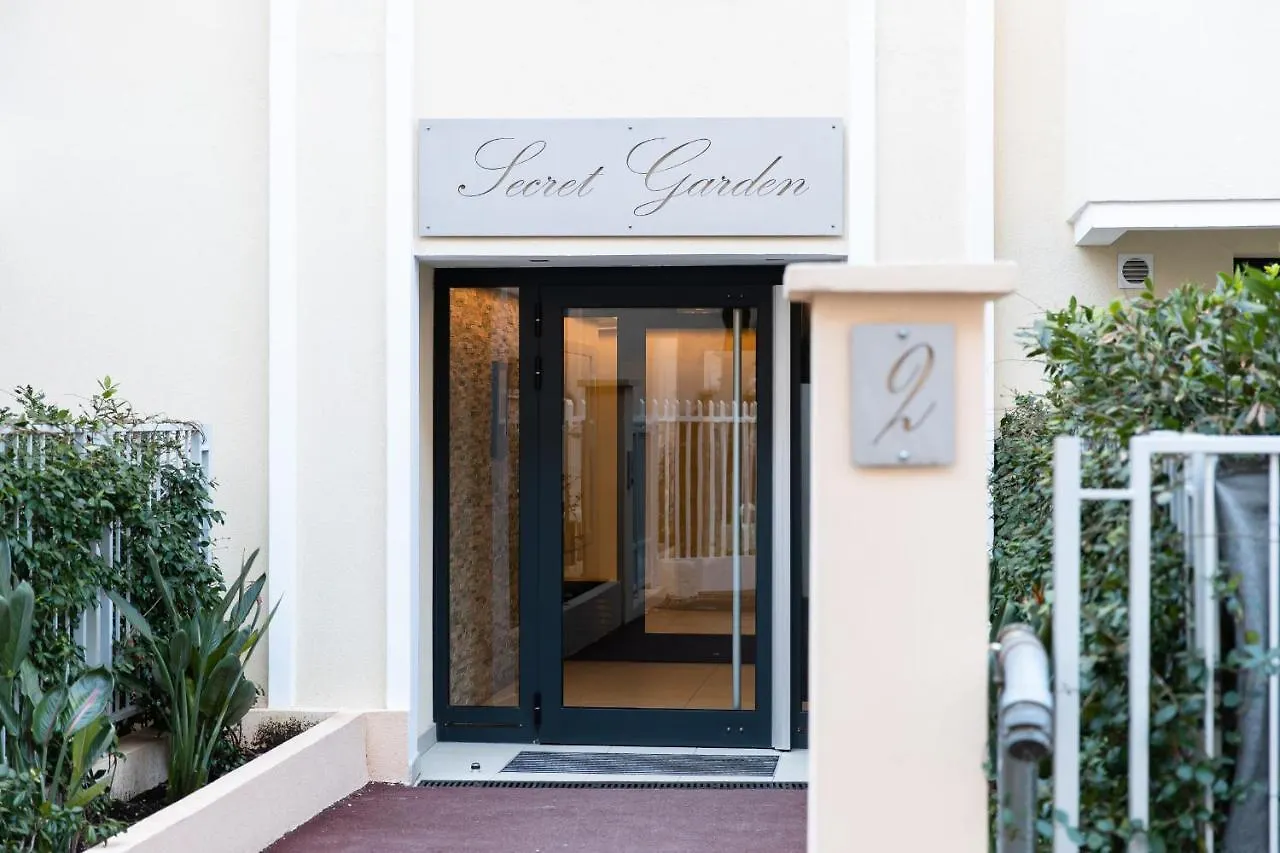 Apartament 2-Br With Garden And Pool In The Heart Of Palm Beach Cannes Francja